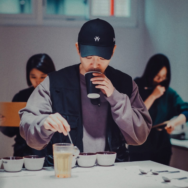 【Henry】CAFE!N硬咖啡 創辦人 家事服務基本上是花錢買專業的服務，但如果挑到不好的廠商，你真的會不止花了錢、浪費了時間、甚至還有可能毀損你的傢俱和家電。